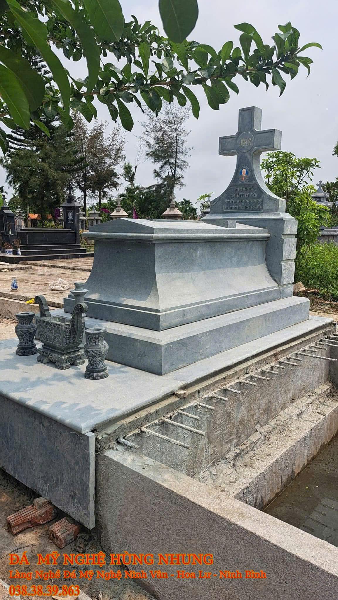 Mộ Đá Công Giáo - MCG12